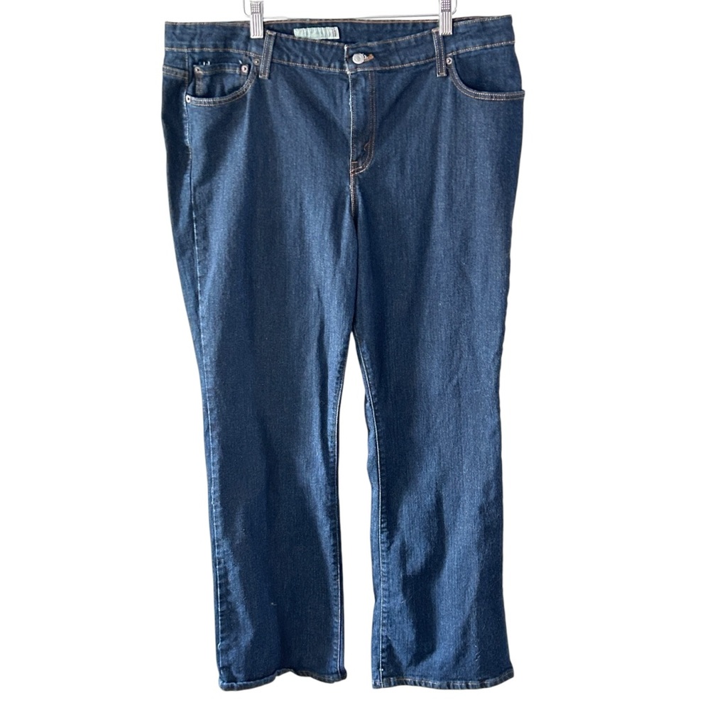 Levi’s 590 Womens Plus Size 18W Bootcut Jeans Fuller Waist Fit Medium Wash Blue